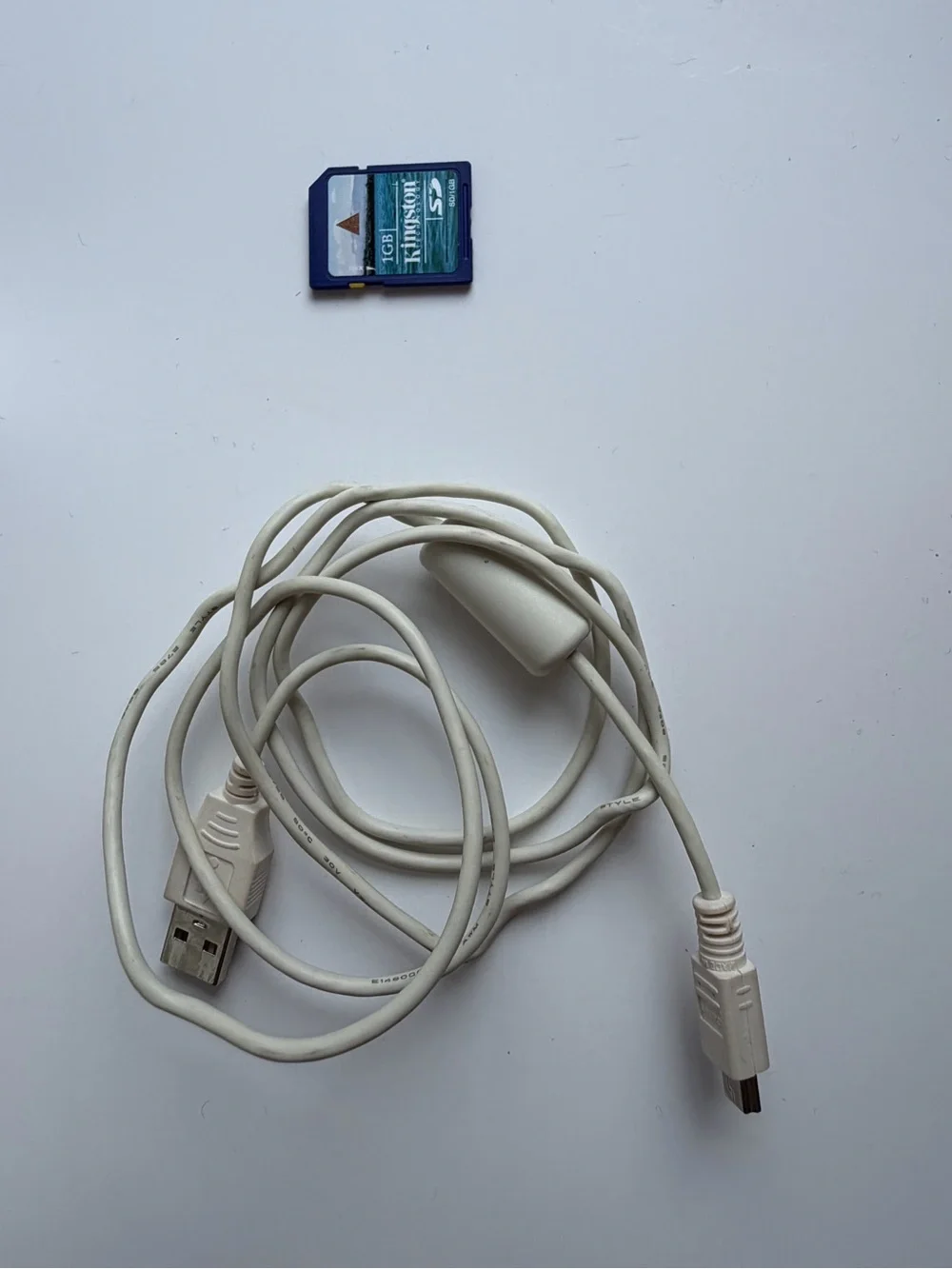 Canon PowerShot A520 Digital Camera Bundle - Works with Flaw - Read Description